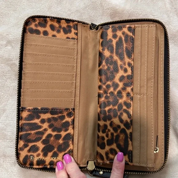 Leopard wallet- brand new w/o tags. - Picture 2 of 4